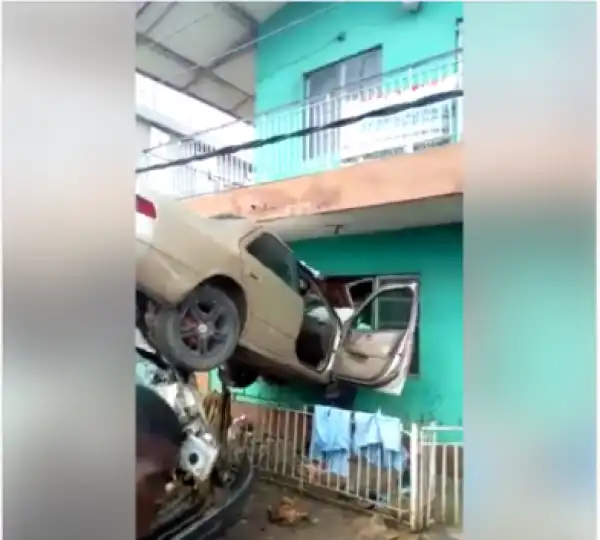 Car Dives Into A Residential Building After Ghastly Accident In Lagos. Photos/Video